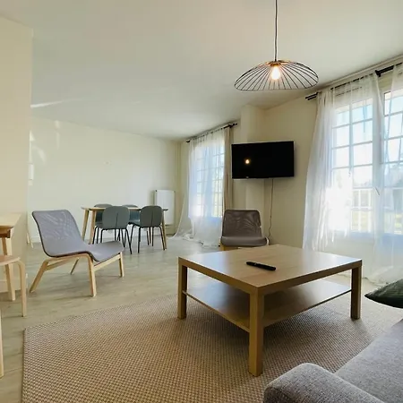 Bright On The Banks Of The Cher Apartman Tours